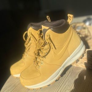 Nike Manoa Boots Tan